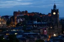Zooming in closer to the castle in Edinburgh